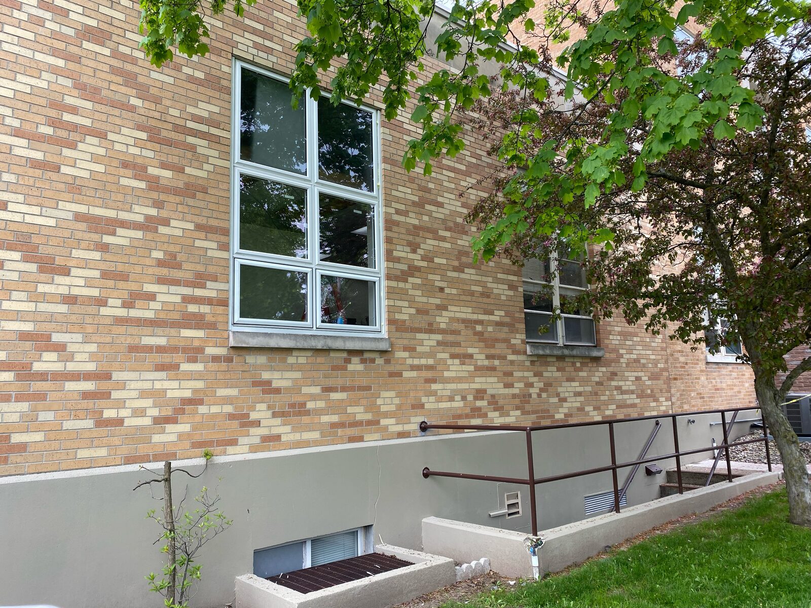 Custom glass fabrication and installation by Reed City Glass West Michigan